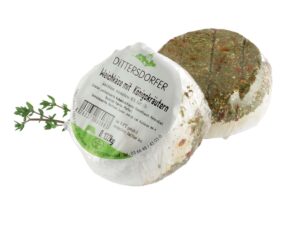 Zwei Laibe Weichkäse Königskräuter.